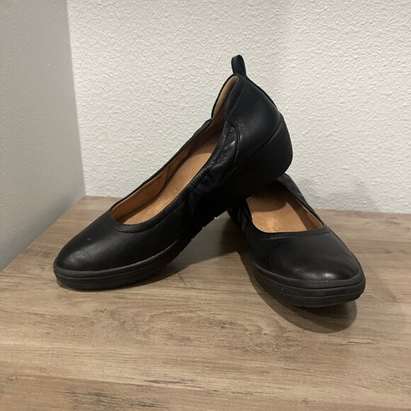Womens Vionic shoes - Picture 1 of 4